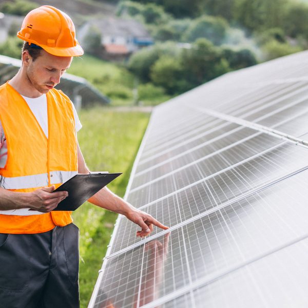 Manutenção do sistema fotovoltaico: proteja-se de quebras de produção e garanta a sua durabilidade