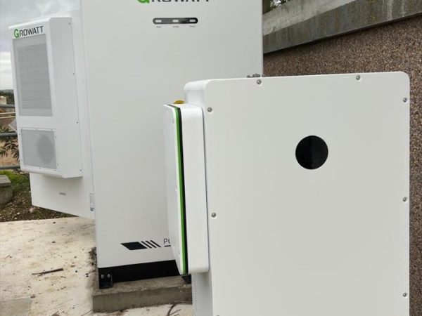 BESS industrial: como reduzir custos de energia, picos de potência e risco de paragem